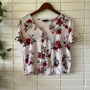 Kendall & Kylie Floral Crop Top - M